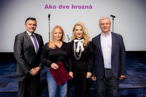 Ako dve hrozná